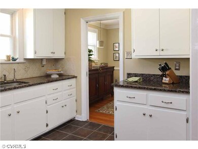 Kitchen - Into the kitchen from the living room