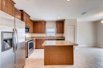 Keystone C-small-005-1-Kitchen-666x445-7