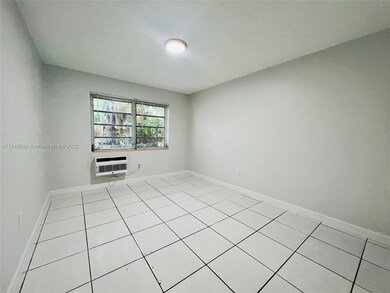 7829 Carlyle Ave unit 5, Miami Beach, FL 33141 - photo 4