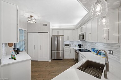A touch of timeless in this wide open kitchen