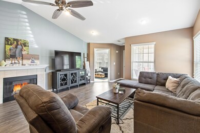 9273 Tenby Dr -Great Room