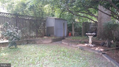 10741 Maple St, Fairfax, VA 22030 - photo 5