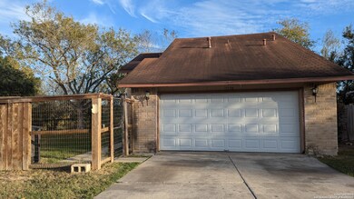 5758 Spring Moon St, San Antonio, TX 78247 - photo 4