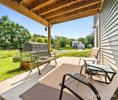 1301WatersEdgeCt04Lores