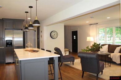 907 Summit Ave, New Ulm, MN 56073 - photo 7