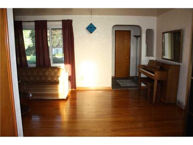 Entry/Foyer.