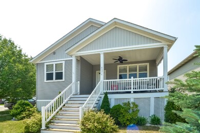 004-Front_View-4514339-medium