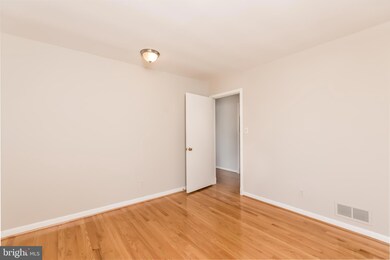 7300 Park Terrace Dr, Alexandria, VA 22307 - photo 6