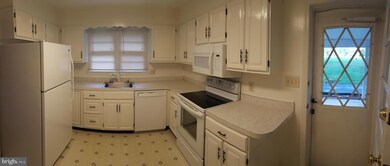 7296 Sanner Rd, Clarksville, MD 21029 - photo 2