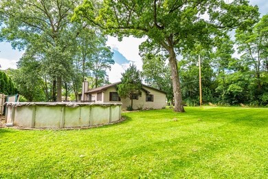 W1039 Marigold Rd, Genoa City, WI 53128 - photo 5