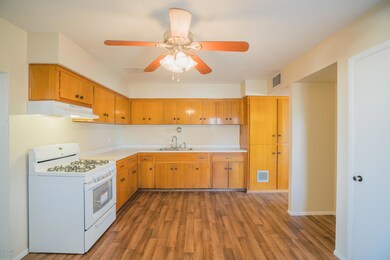 7932 W Mitchell Dr, Phoenix, AZ 85033 - photo 2