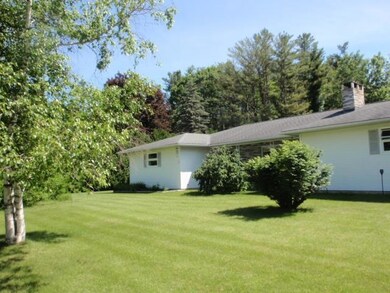 125 Maplewood Dr, Center Rutland, VT 05736 - photo 2