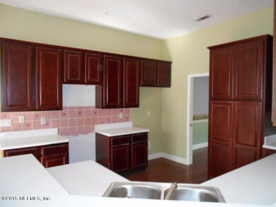 8426 Newton Rd, Jacksonville, FL 32216 - photo 5