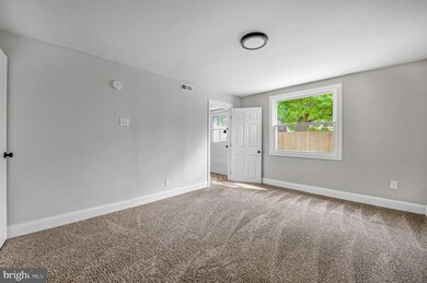 219 Londonderry Ln, Darby, PA 19023 - photo 3