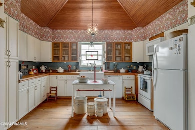 14-web-or-mls-8438 Dudley Rd-14
