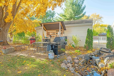 308 Nichols Rd, Monona, WI 53716 - photo 4