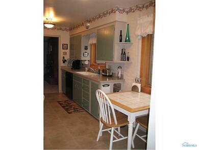Eat In Kitchen.