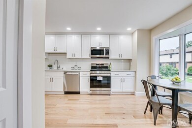 22 Highview Dr, Woodbridge, NJ 07095 - photo 6