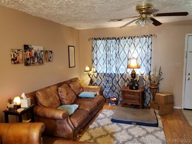 1129 Bolton St, Ada, OK 74820 - photo 4