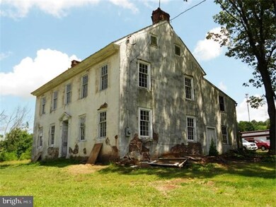 548 Manatawny St, Pottstown, PA 19464 - photo 2