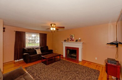 10 Bertone Dr, Schenectady, NY 12306 - photo 4