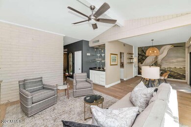 4525 N 66th St-small-008-004-TOD5933-666