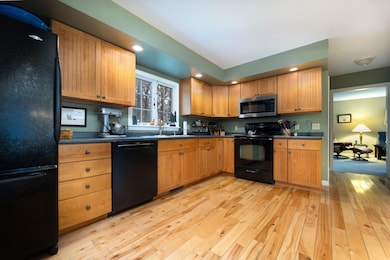 7 Sagamore kitchen
