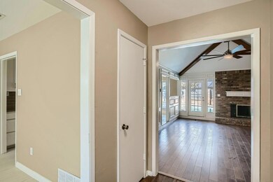 701 Sugar Tree Ct, Bedford, TX 76021 - photo 4