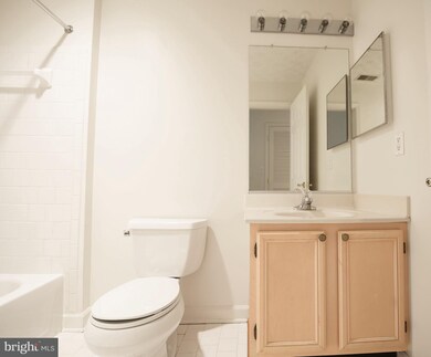 619 Admiral Dr unit 403, Annapolis, MD 21401 - photo 3