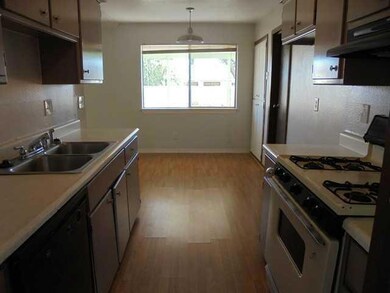 10816 Miller Barber Dr, El Paso, TX 79935 - photo 5