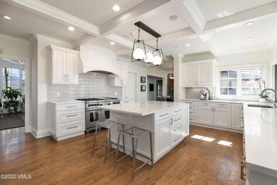 100_castille_interior_kitchen_b