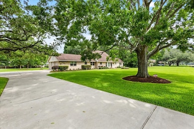 408 S Clear Creek Dr, Friendswood, TX 77546 - photo 3