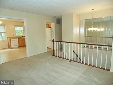 2426 Flowering Tree Ln, Gambrills, MD 21054 - photo 3