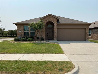 301 Lemon Mint Ln, Denton, TX 76210 - photo 2