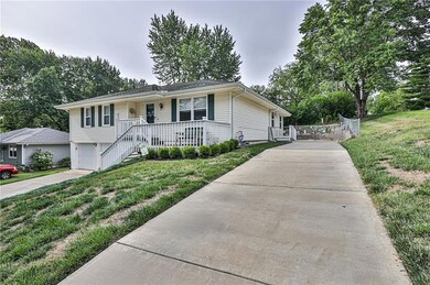 221 SW 19th St, Oak Grove, MO 64075 - photo 3