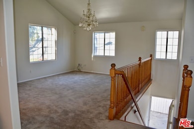 548 N Windsor Blvd, Los Angeles, CA 90004 - photo 4