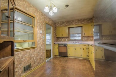 10705 W 71st Place, Shawnee, KS 66203 - photo 5