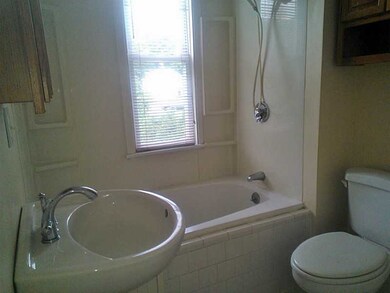 43 Church St unit 2, Bristol, RI 02809 - photo 4