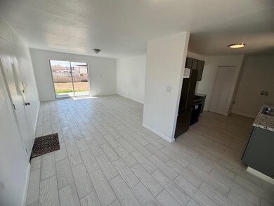 805 Ridgecrest Dr, Alamogordo, NM 88310 - photo 3