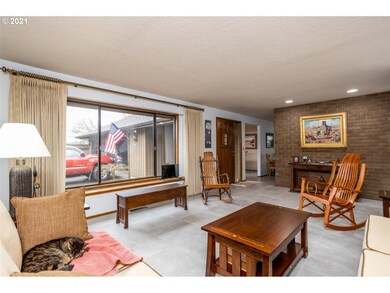 1876 Crescent Ave, Eugene, OR 97408 - photo 3