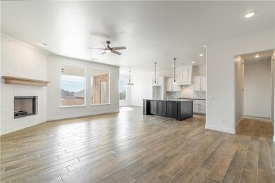 2512 NE 16th St, Moore, OK 73160 - photo 4