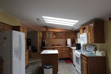 157 Fire Pond Rd, Hopkinton, NH 03229 - photo 4