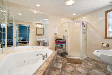 85 Tsienneto Rd unit B, Derry, NH 03038 - photo 4