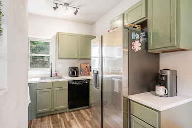 211 E Wheeler St, Three Rivers, MI 49093 - photo 5