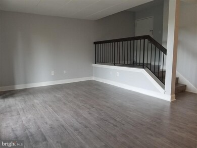 120 Roberts Ln unit 300, Alexandria, VA 22314 - photo 6