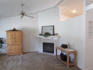 Livin g Room, Vaults, Fireplace