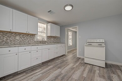 208 Luther St, Houston, TX 77076 - photo 4