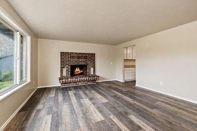 9201 Old Stage Rd, Central Point, OR 97502 - photo 6