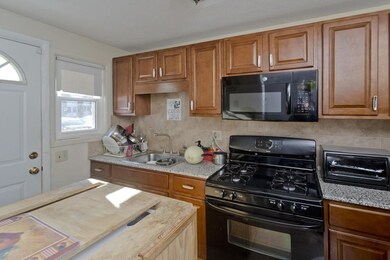 61 Manor Ct unit 61, Springfield, MA 01118 - photo 5