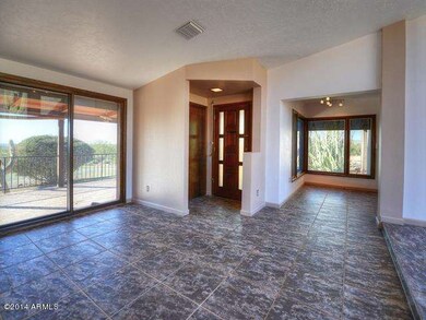 vt Living Room & Foyer